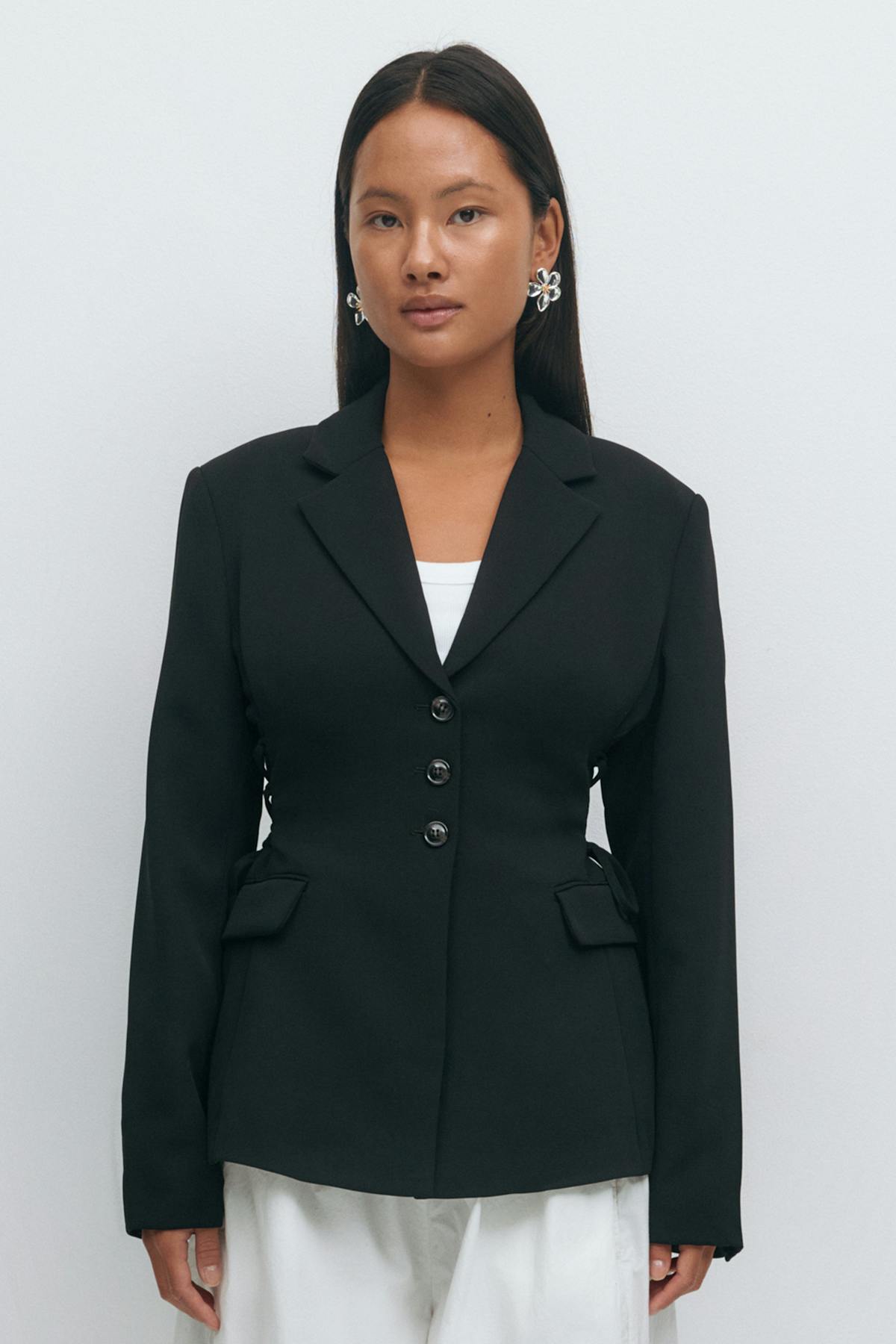 Side lacing shaped blazer