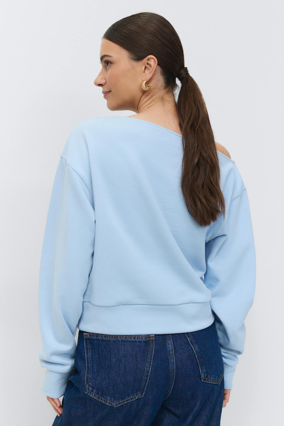 One shoulder sweater