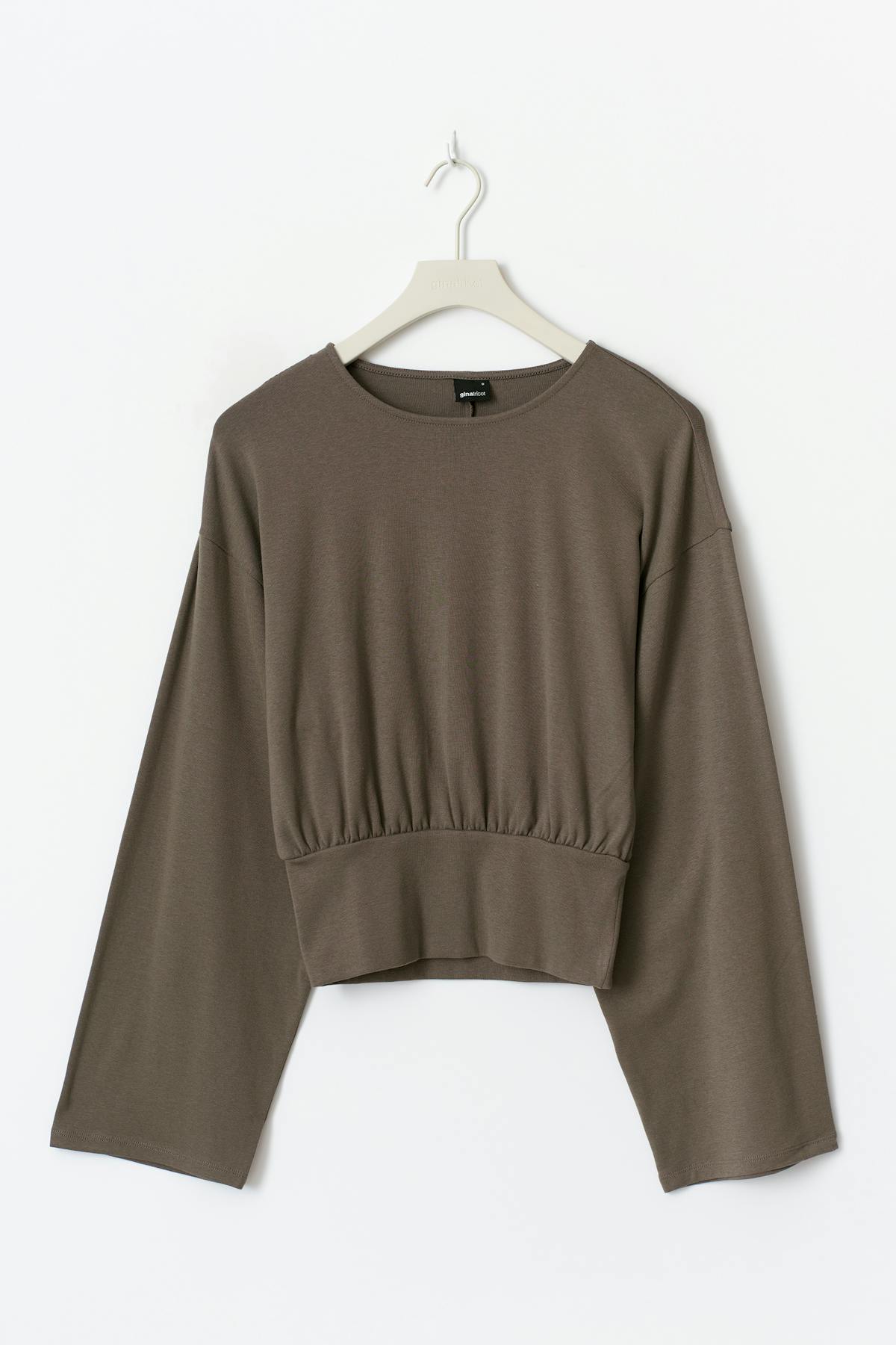 Wide sleeve top