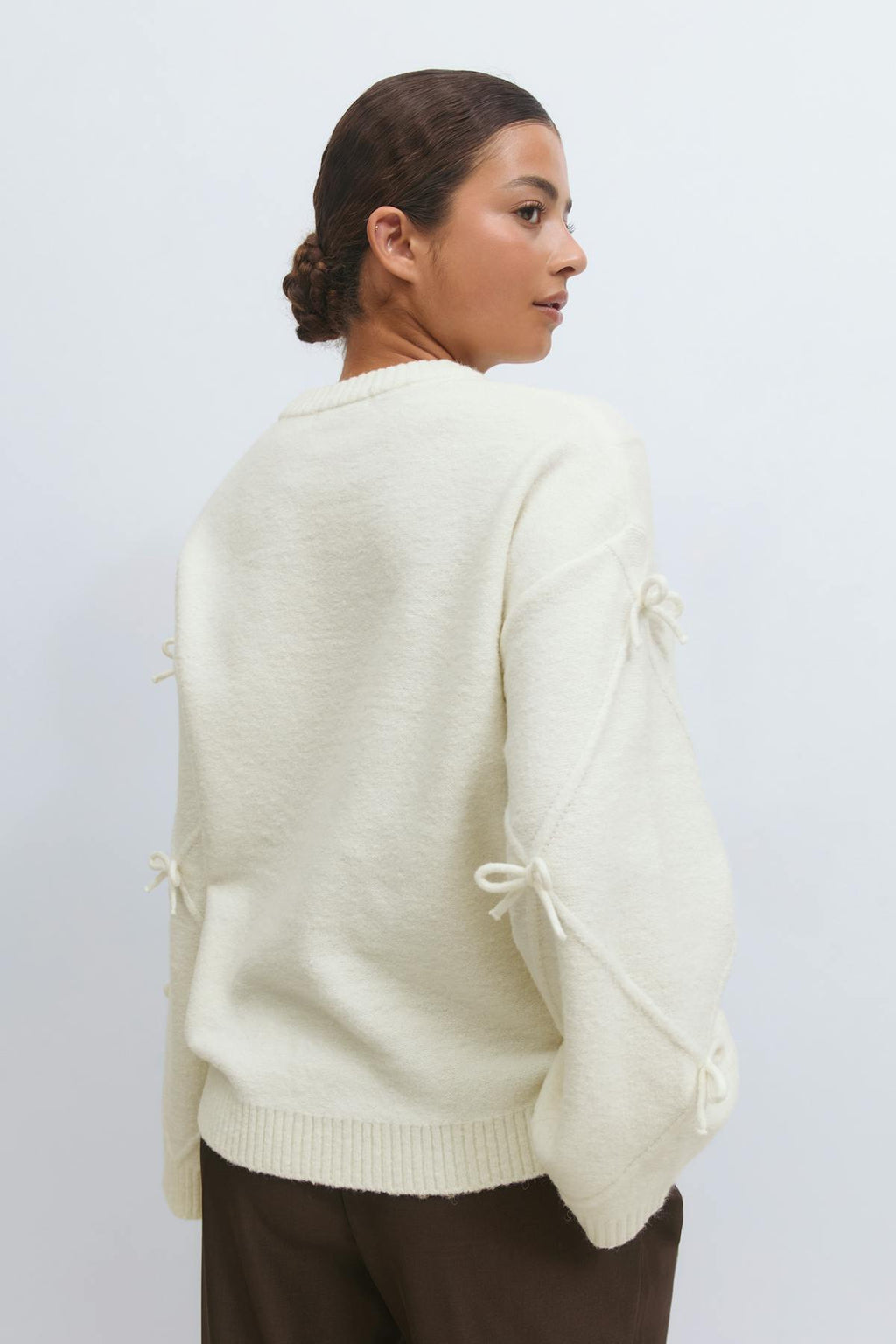 Knitted bow sweater