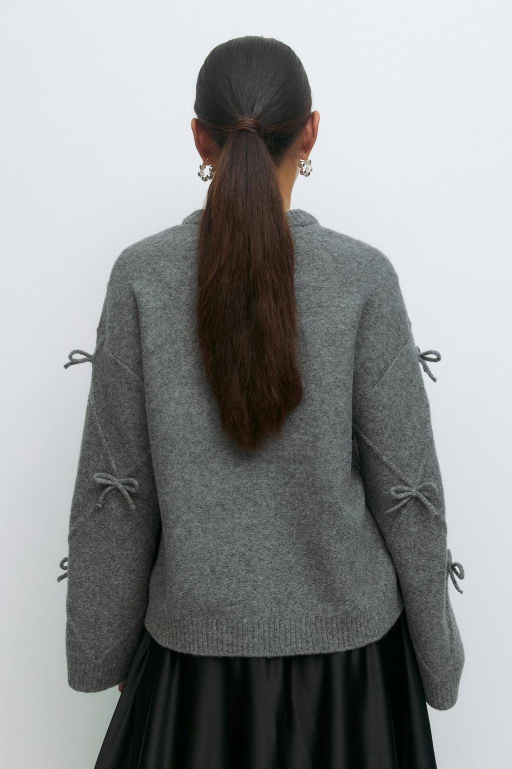 Knitted bow sweater
