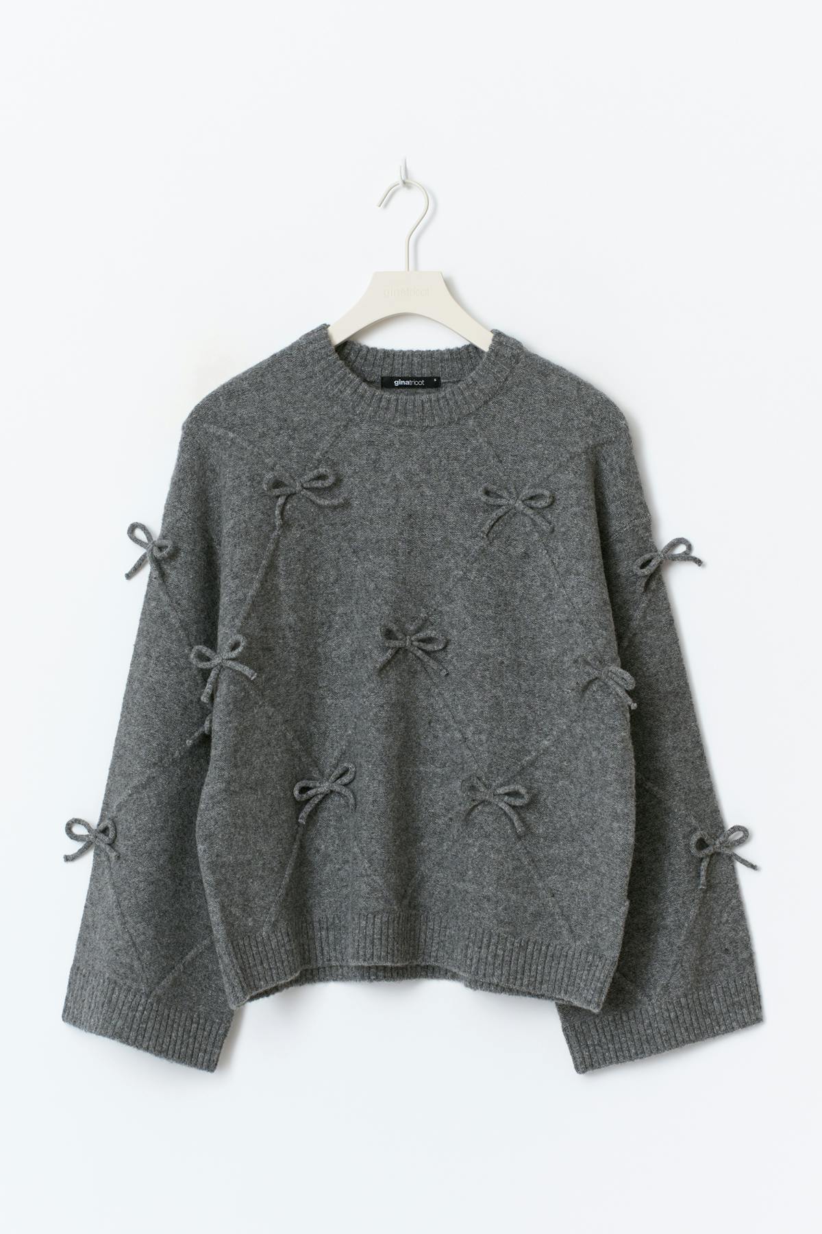 Knitted bow sweater