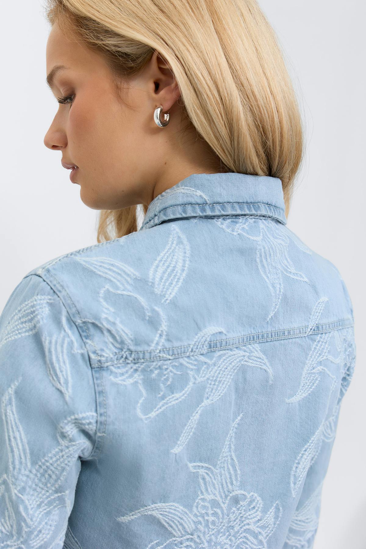 Embroidery denim shirt