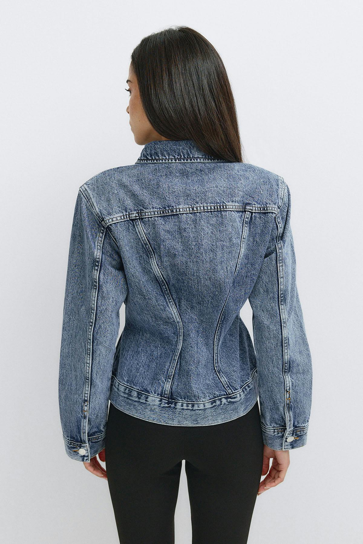Shaped denim jacket
