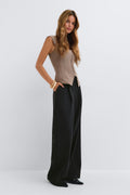 Wide pleated trousers