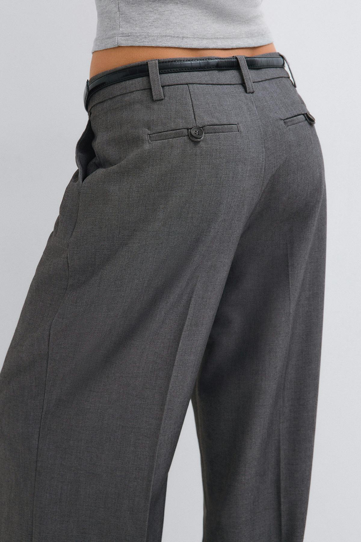 Wide pleated trousers