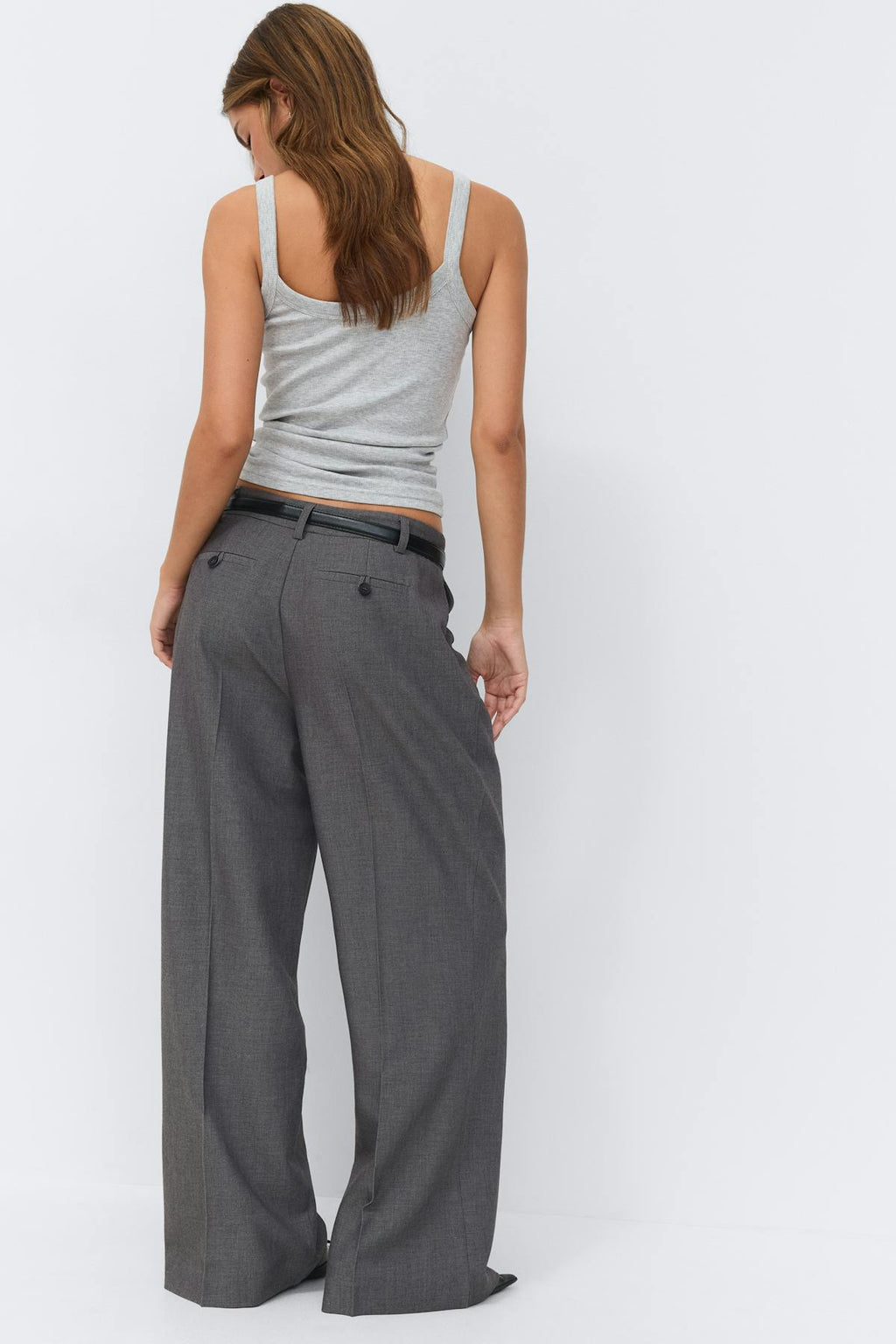 Wide pleated trousers