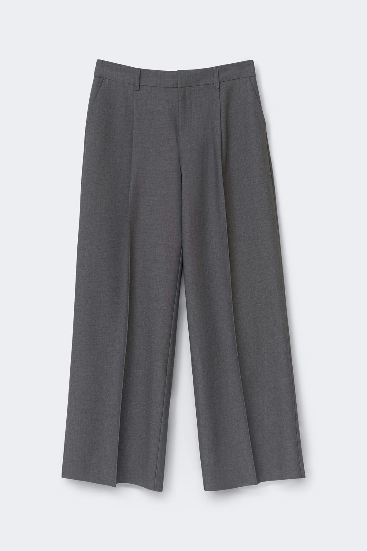 Wide pleated trousers