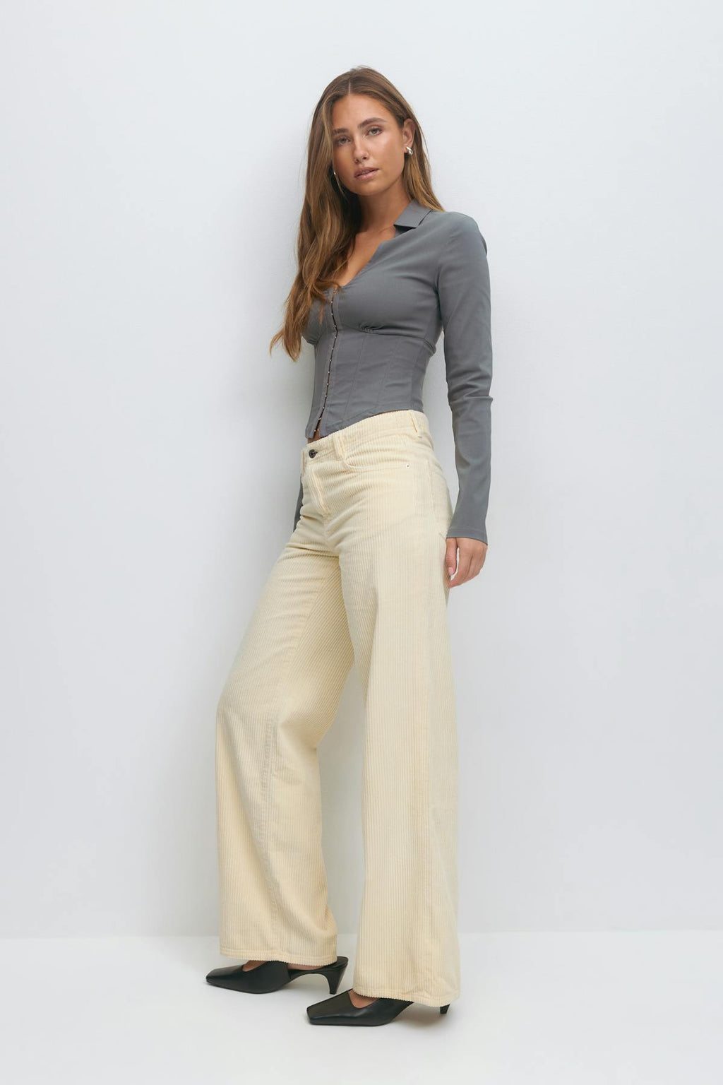 Low wide cord jeans