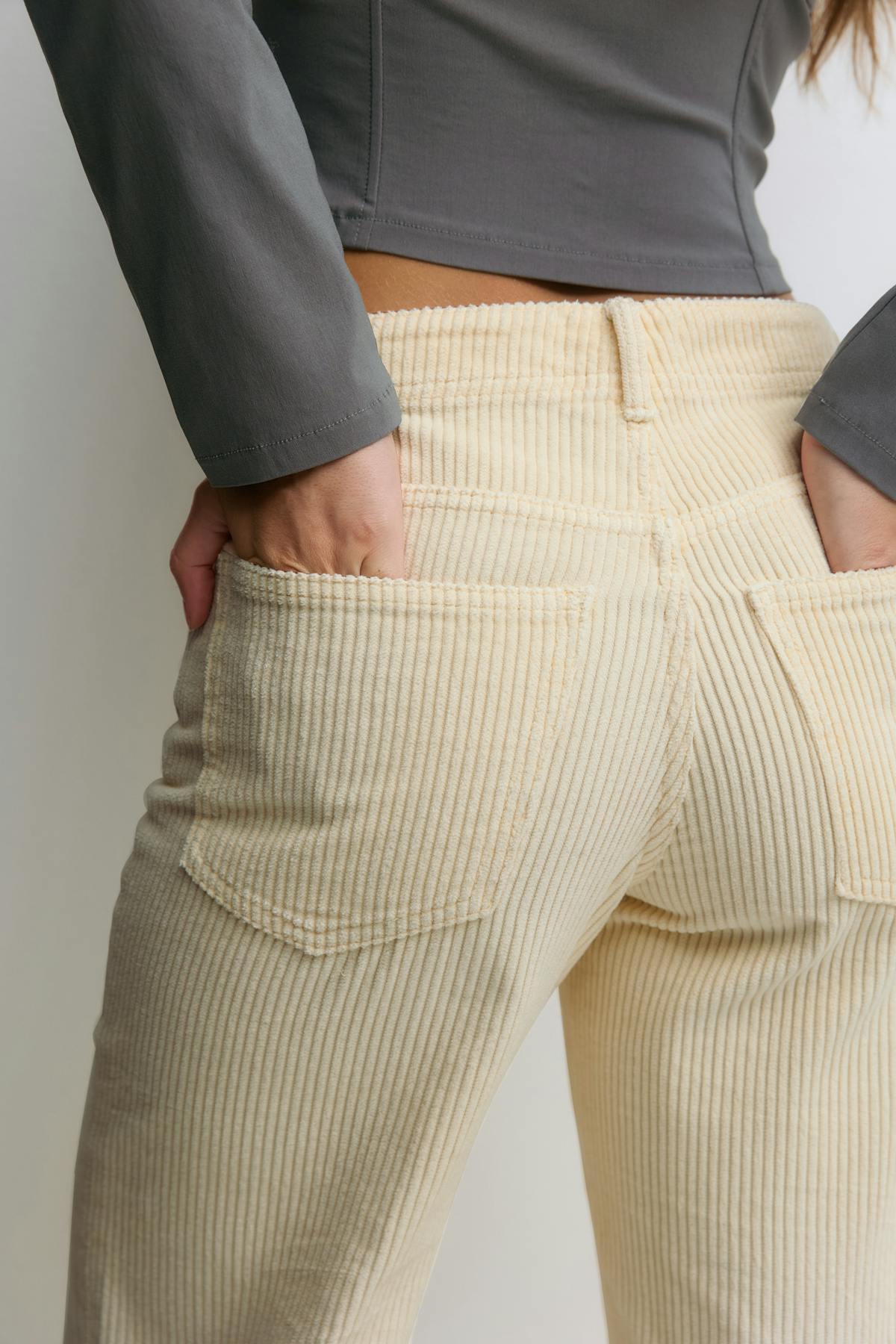 Low wide cord jeans