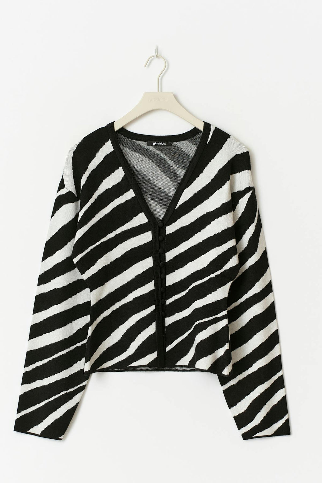 Shaped knitted cardigan