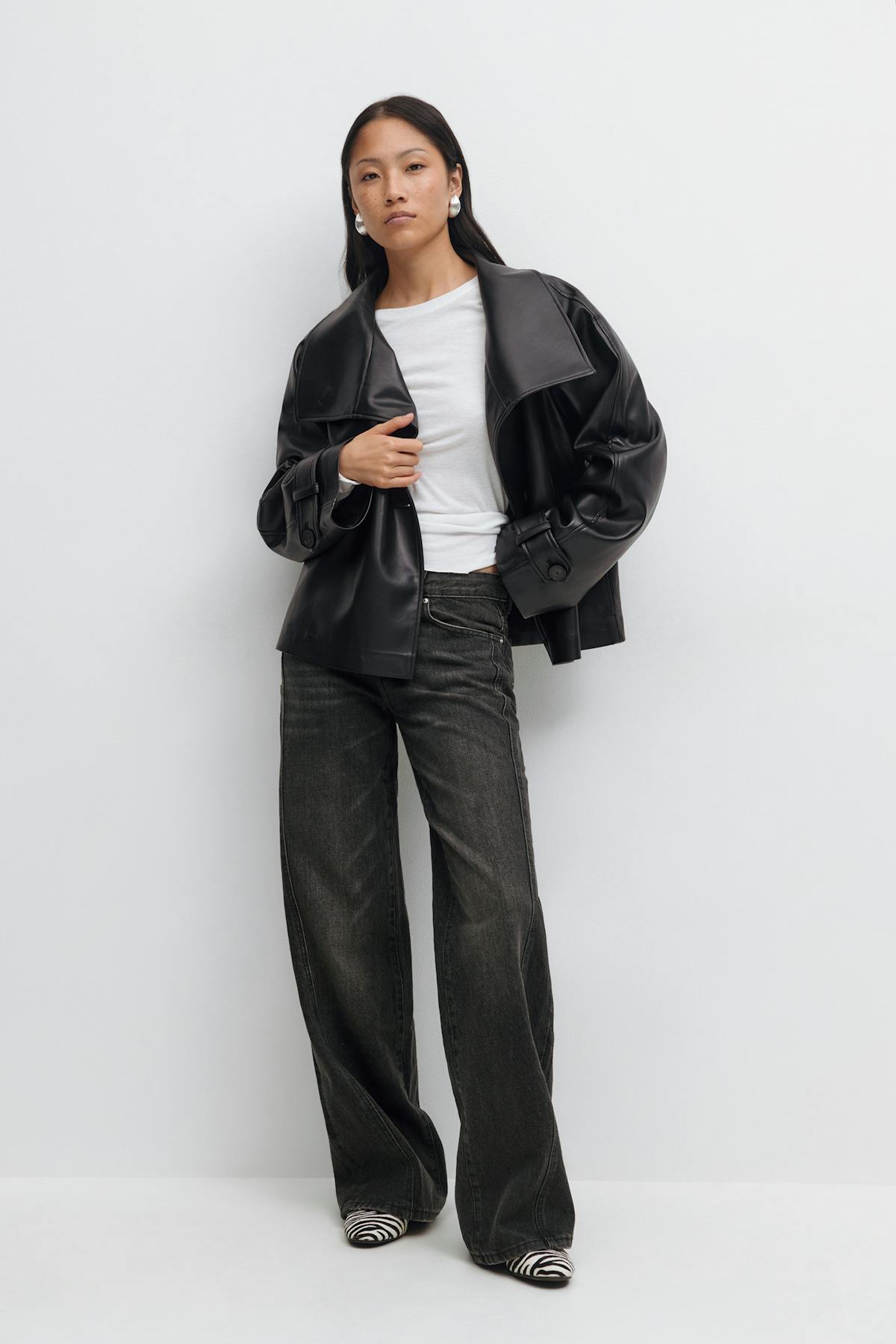 Low wide front seam jeans