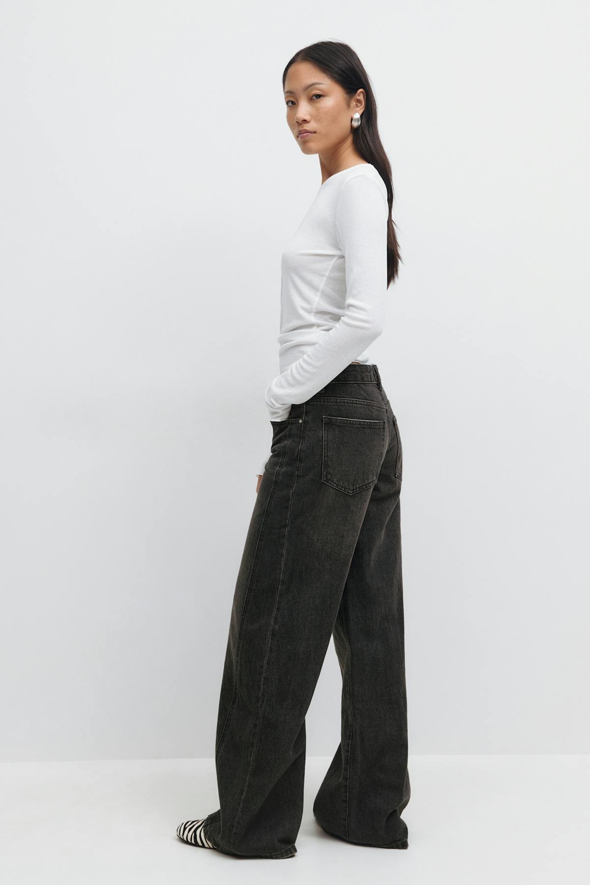 Low wide front seam jeans
