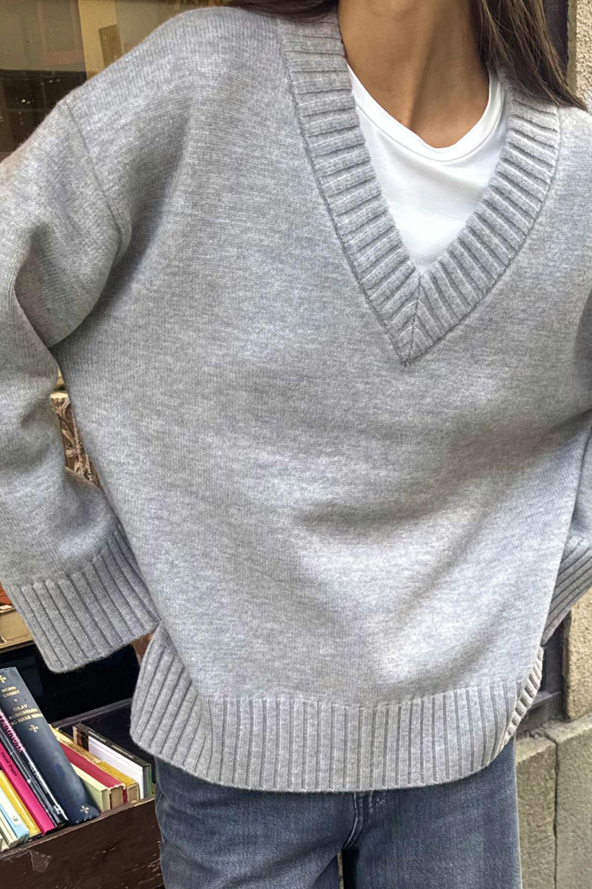 V-neck knitted sweater