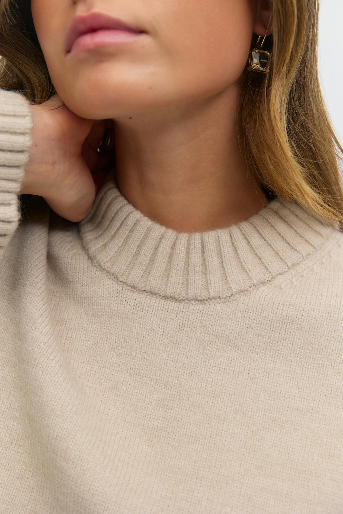 Crew neck knitted sweater