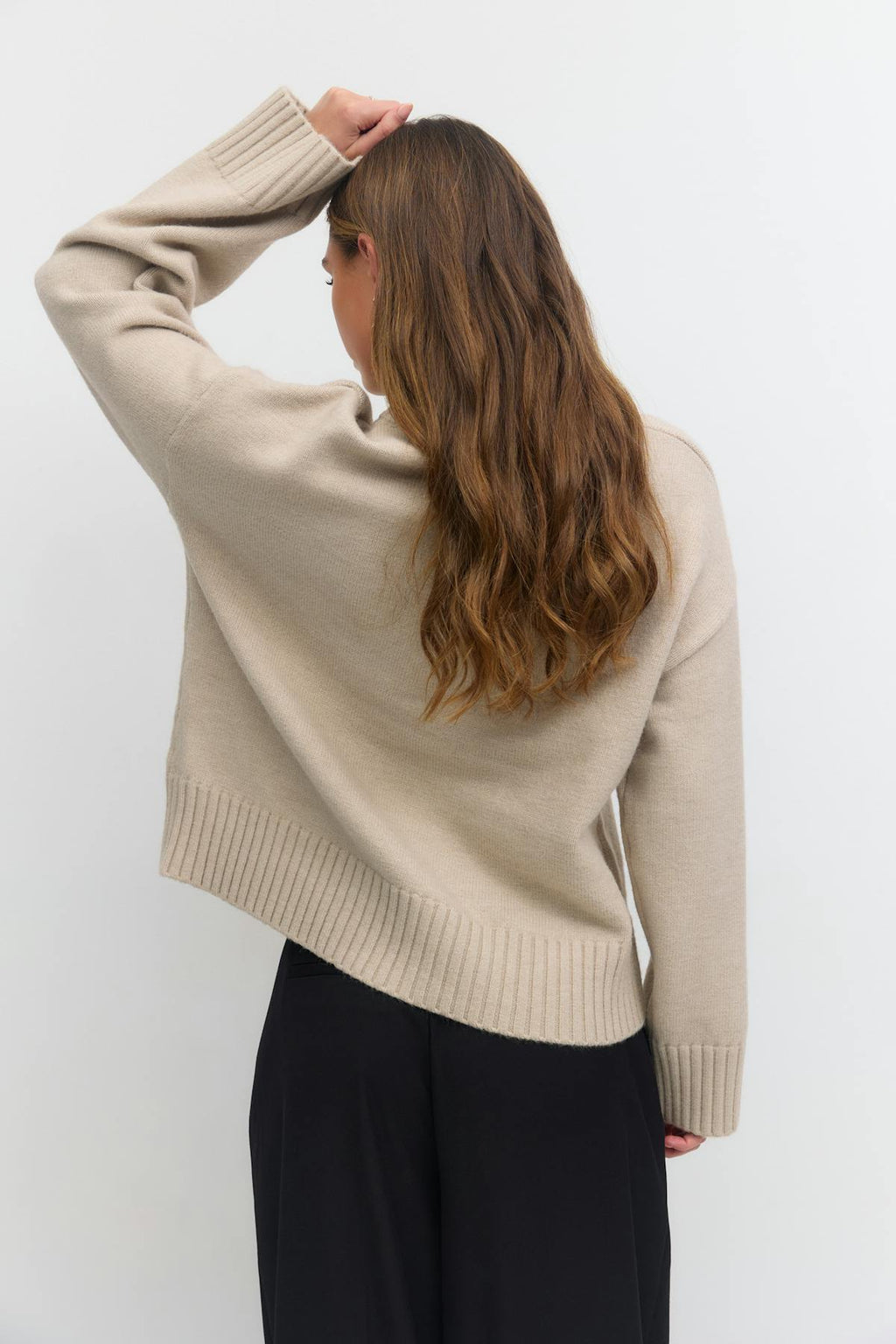 Crew neck knitted sweater