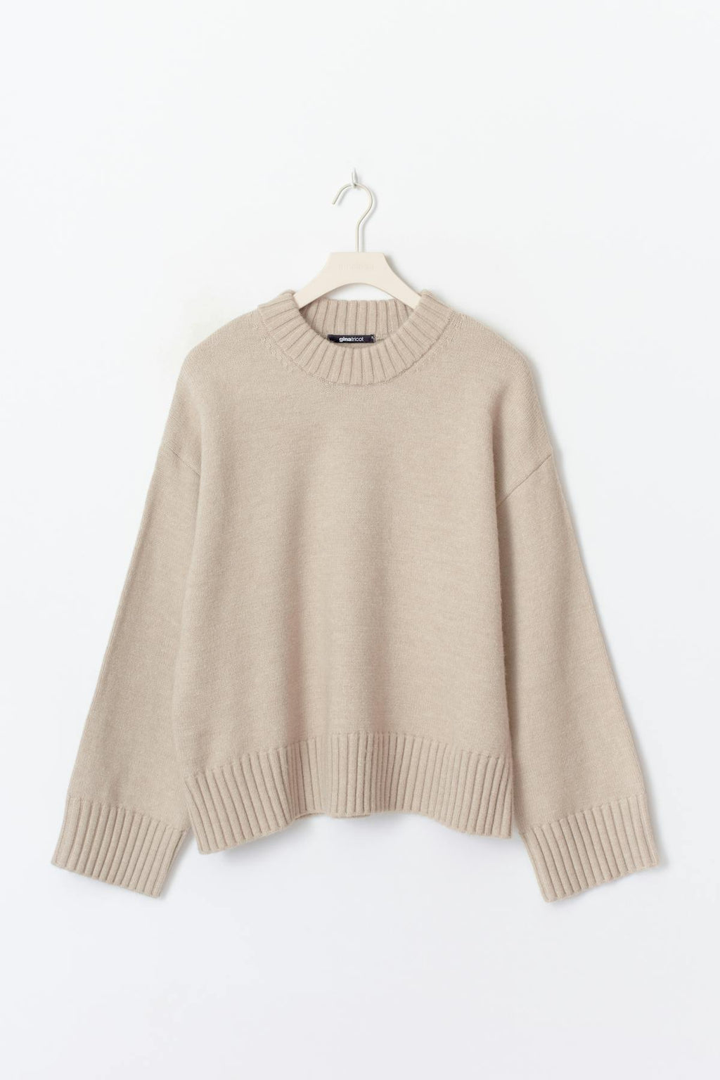 Crew neck knitted sweater