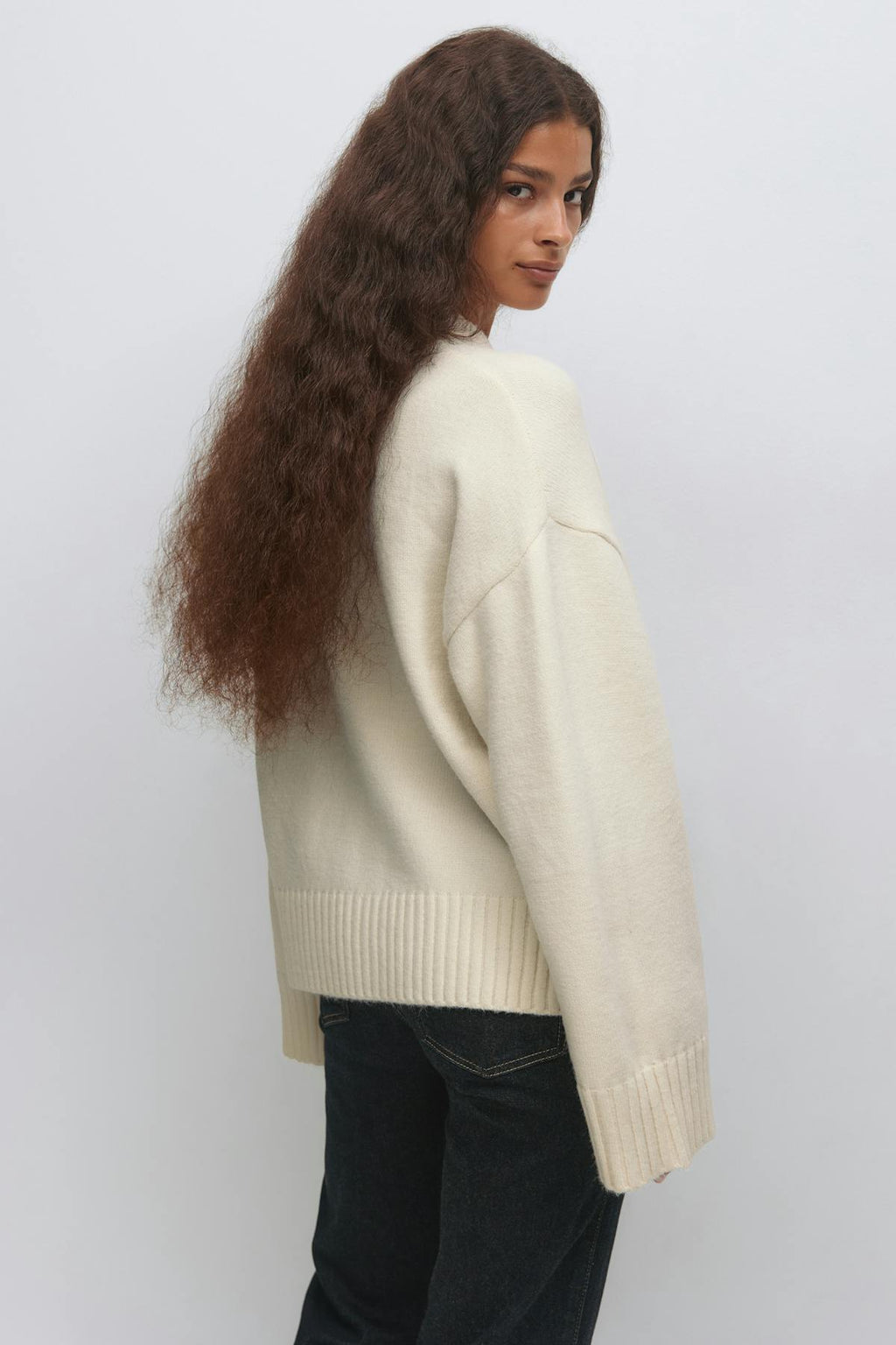 Crew neck knitted sweater