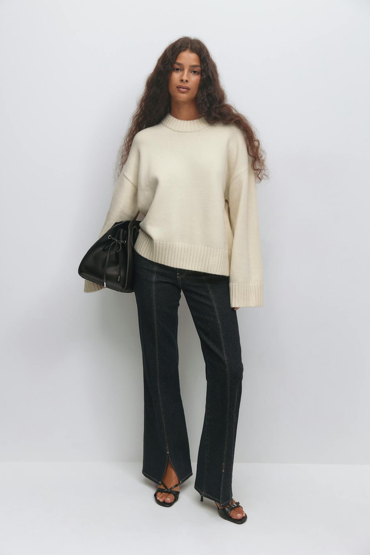 Crew neck knitted sweater