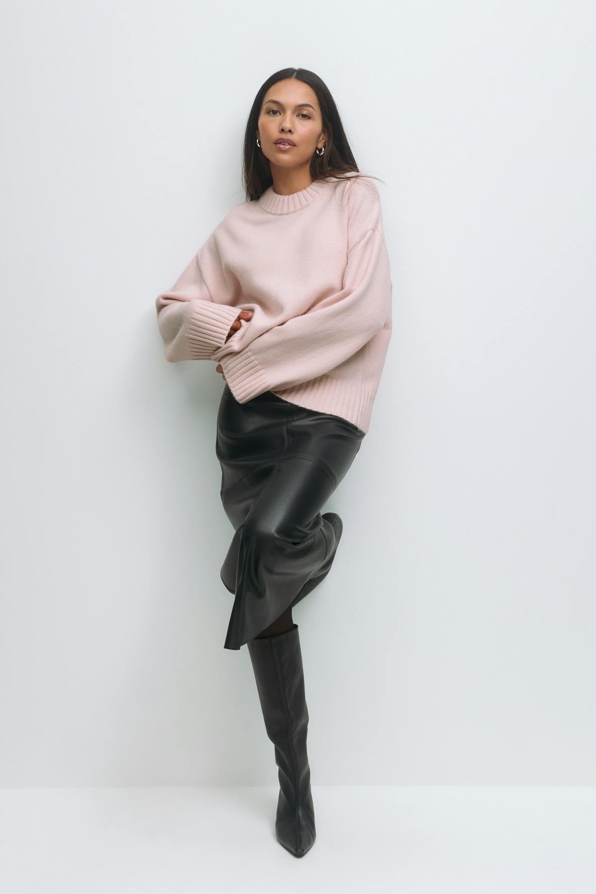 Crew neck knitted sweater