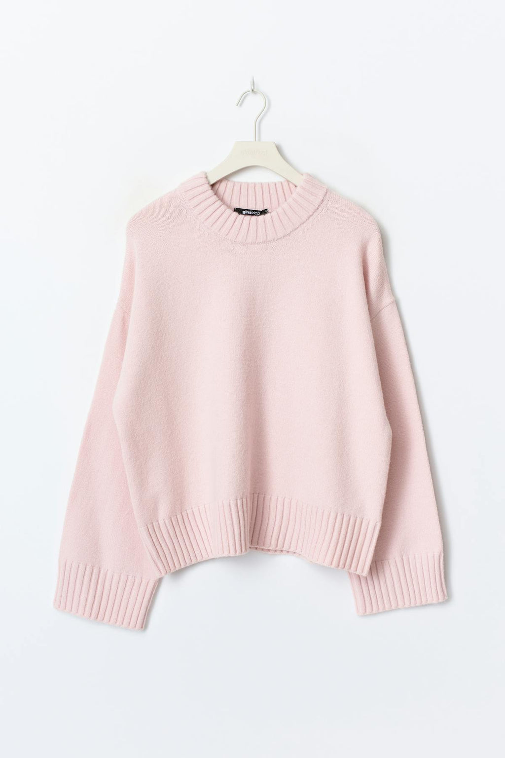 Crew neck knitted sweater