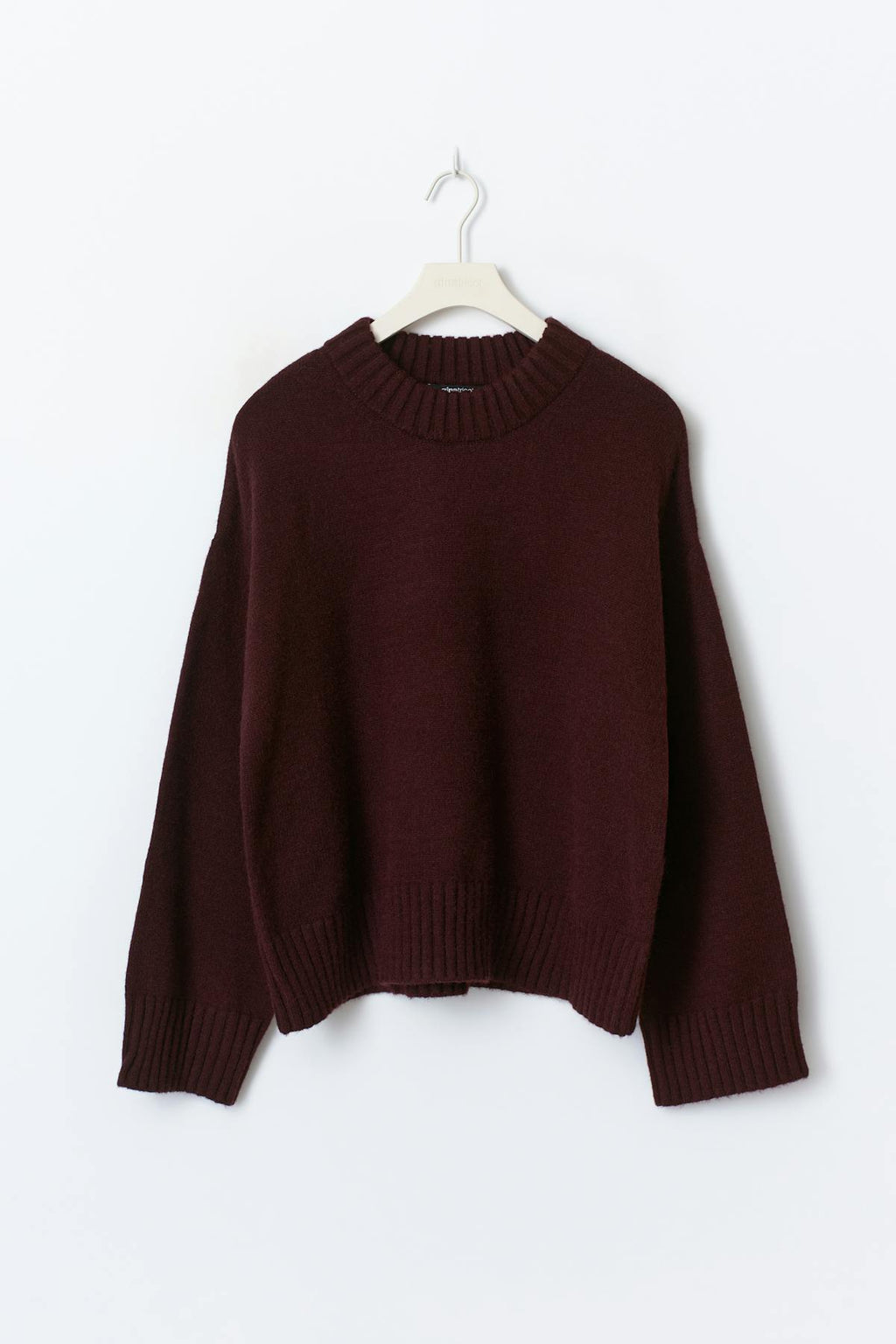 Crew neck knitted sweater