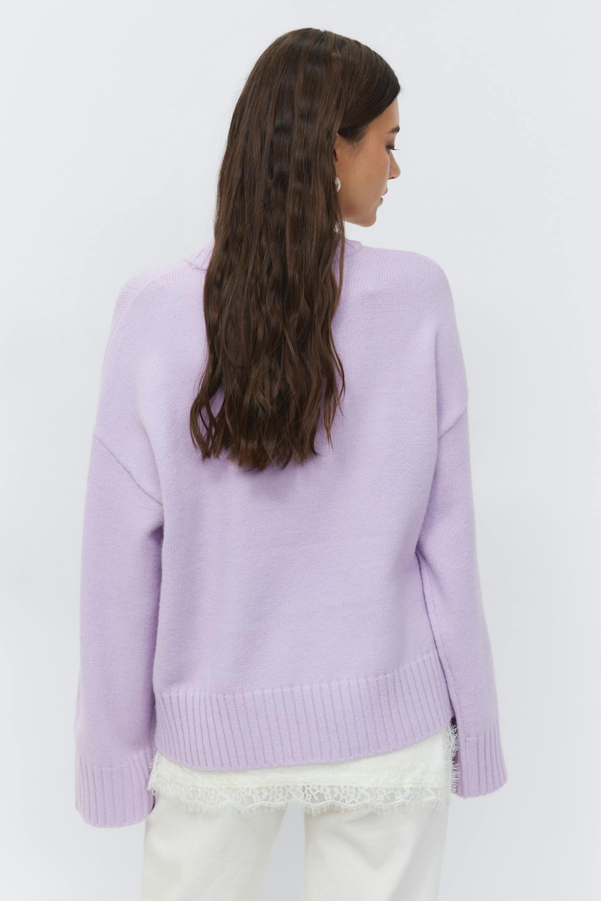 Crew neck knitted sweater