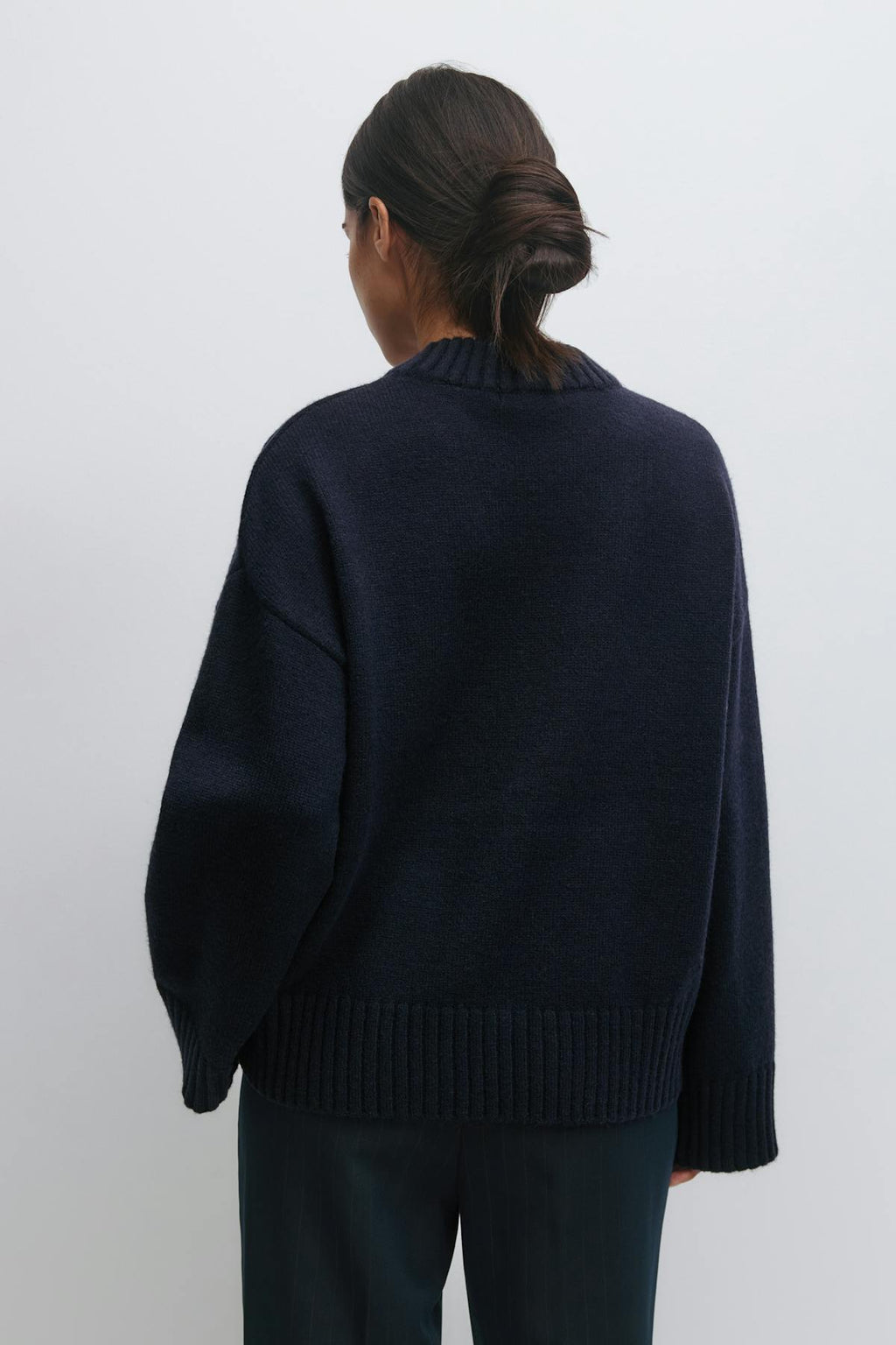 Crew neck knitted sweater