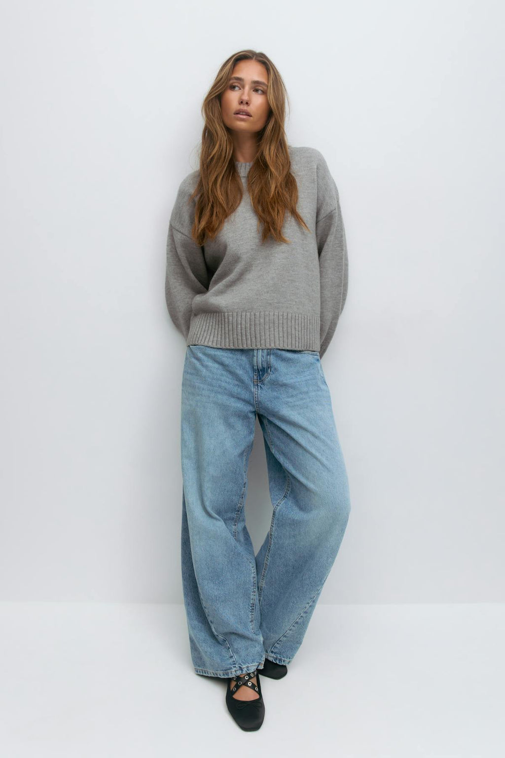 Crew neck knitted sweater