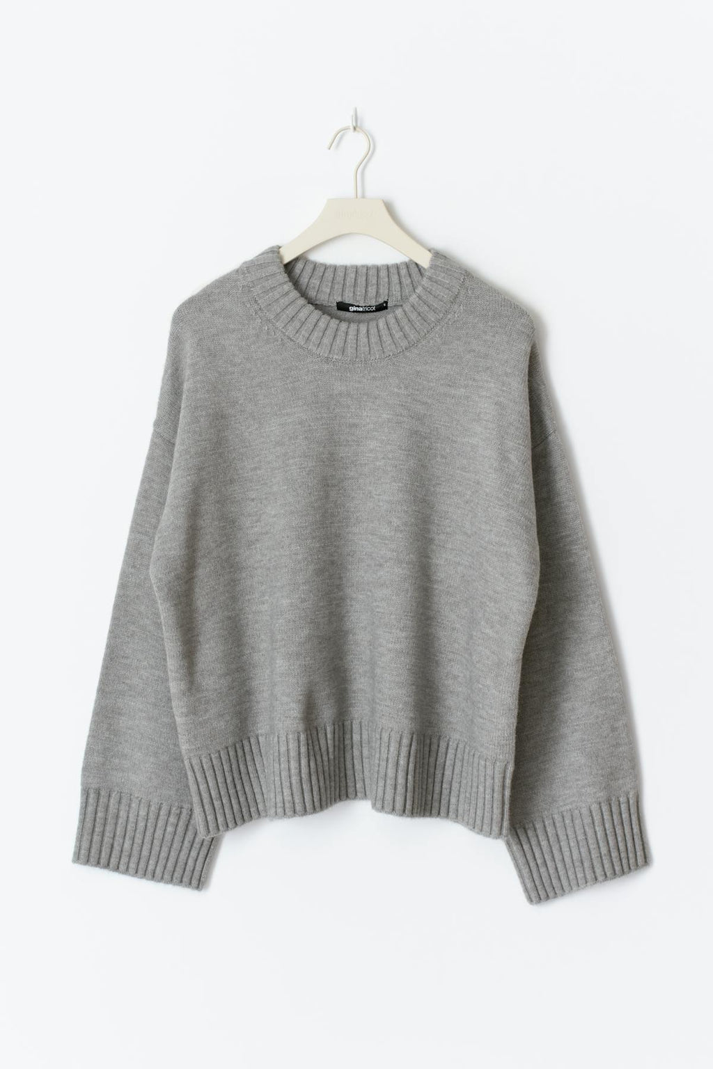 Crew neck knitted sweater