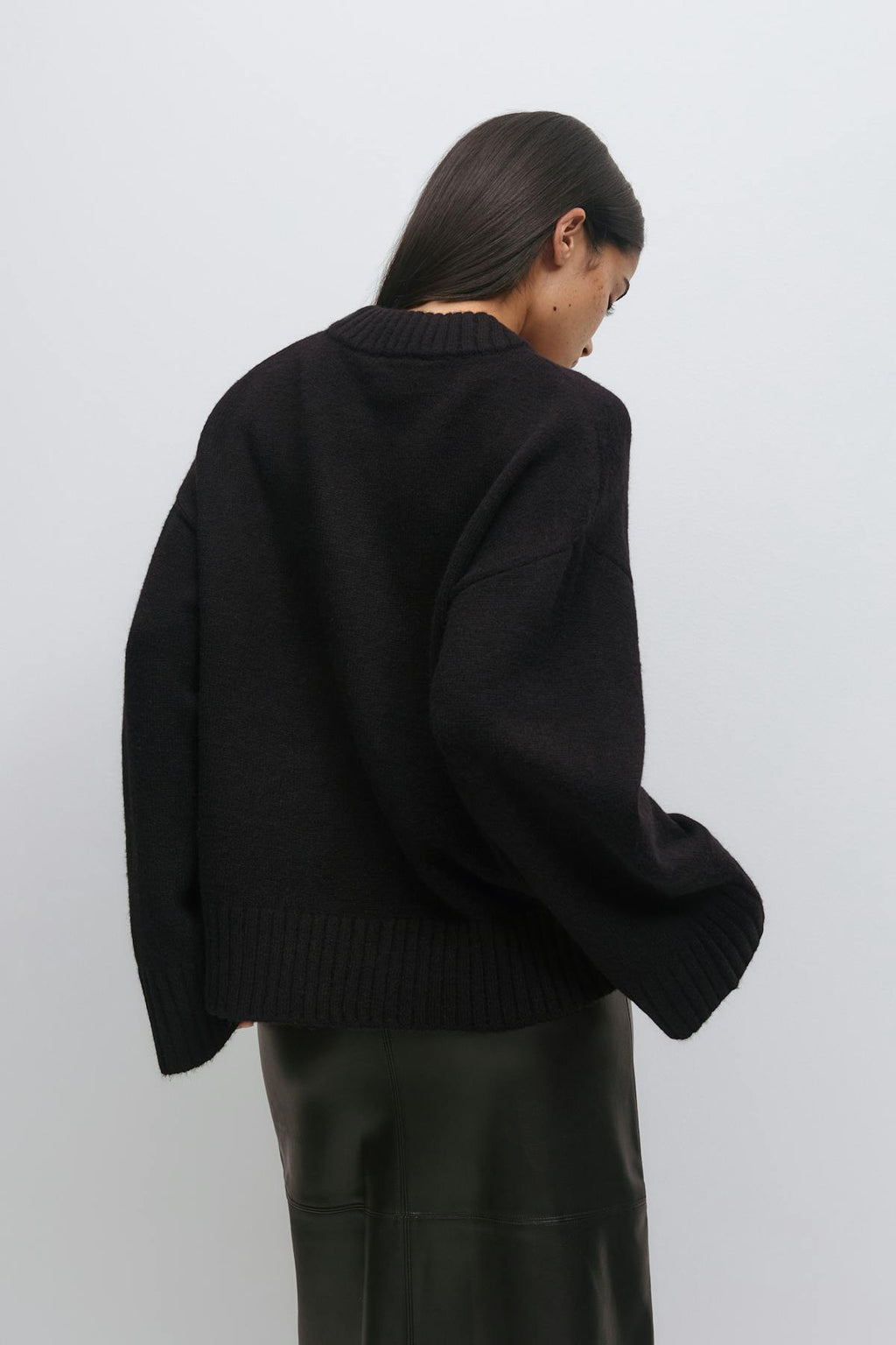 Crew neck knitted sweater