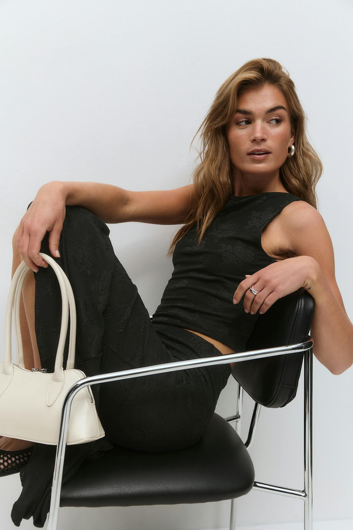 Jacquard tank