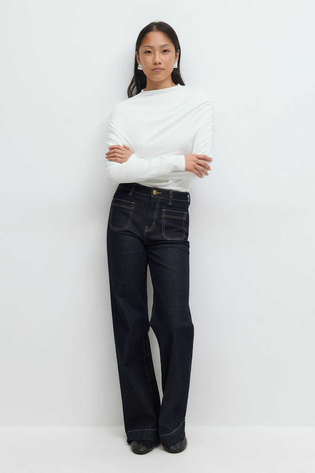 Front pocket flare jeans