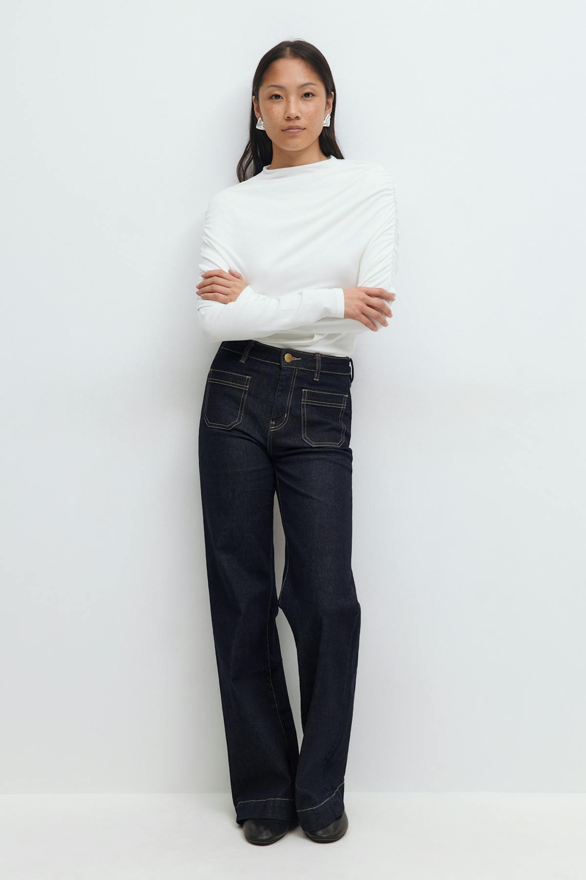 Front pocket flare jeans