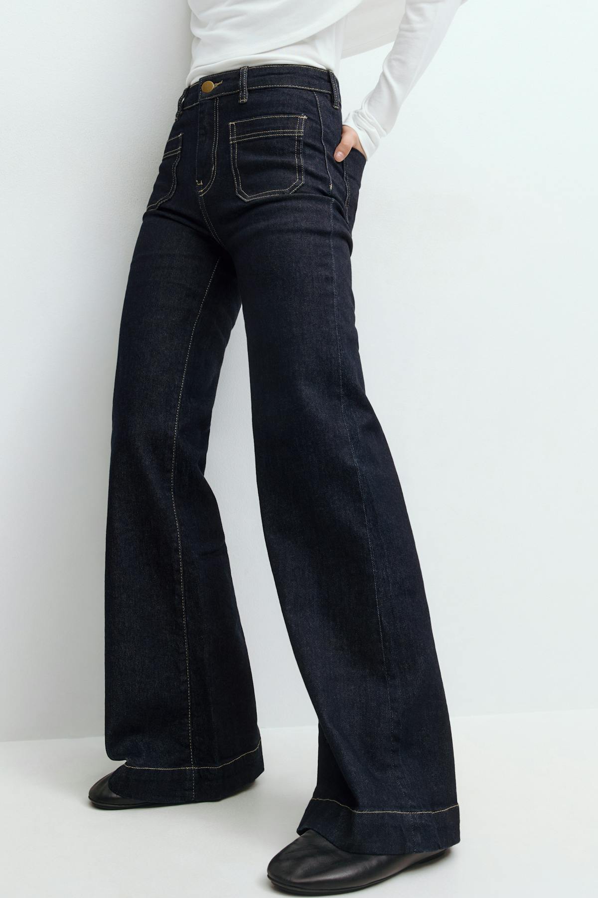 Front pocket flare jeans