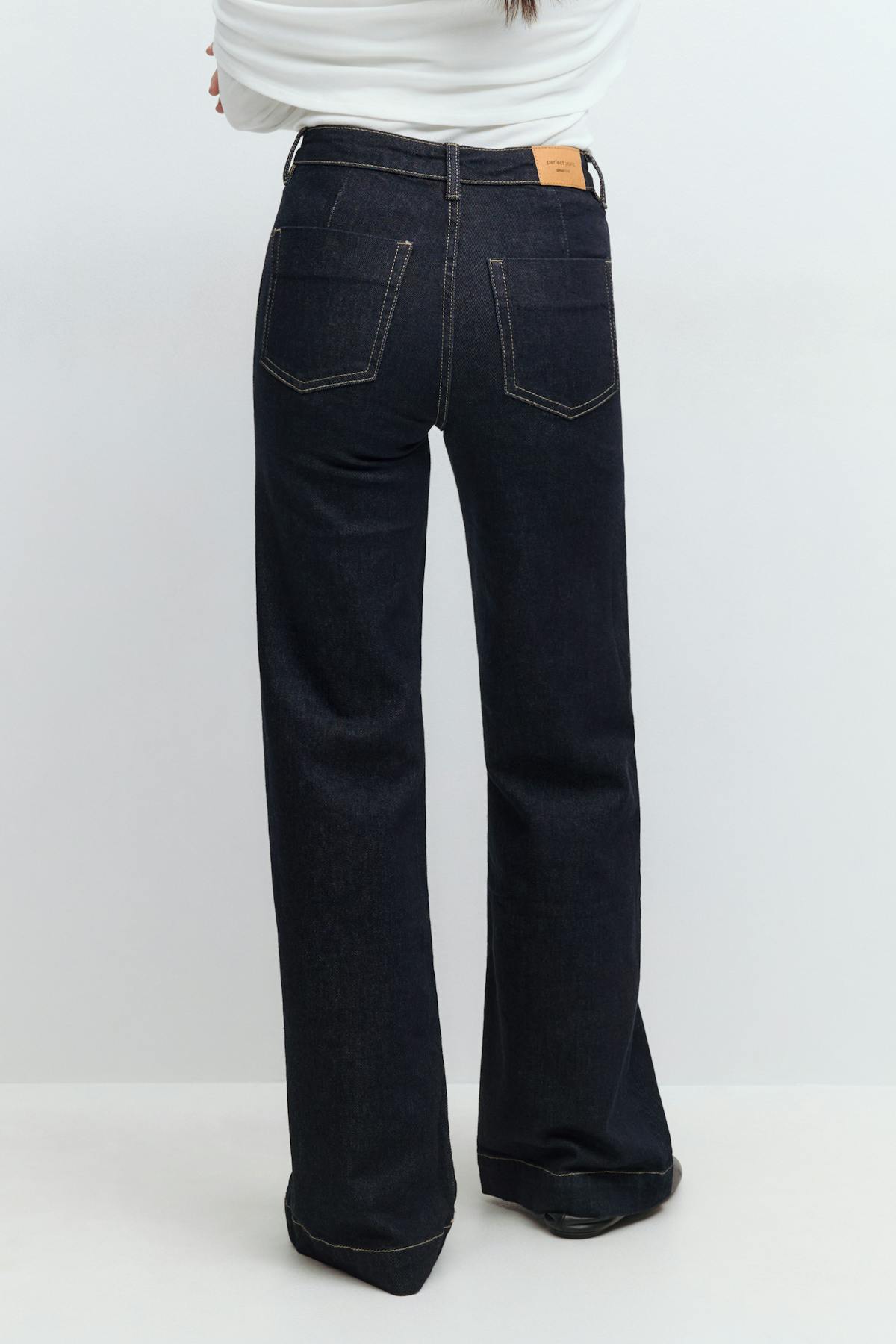 Front pocket flare jeans