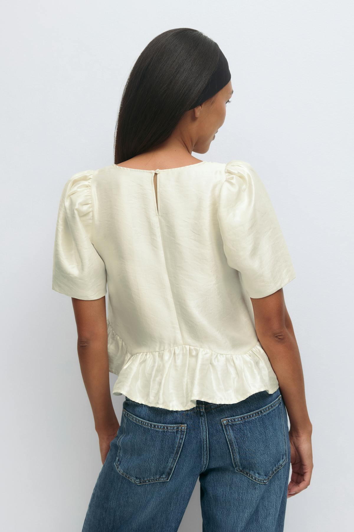 Puff sleeve blouse