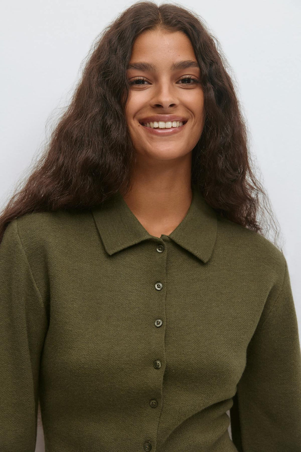 Shaped knitted cardigan