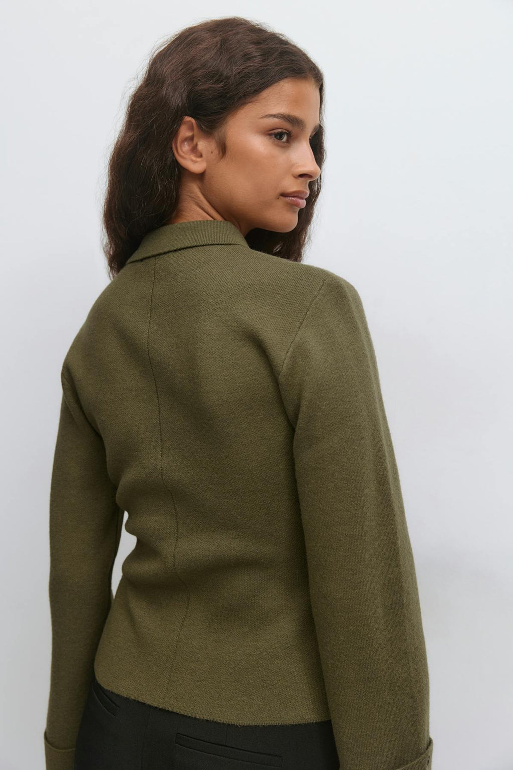 Shaped knitted cardigan