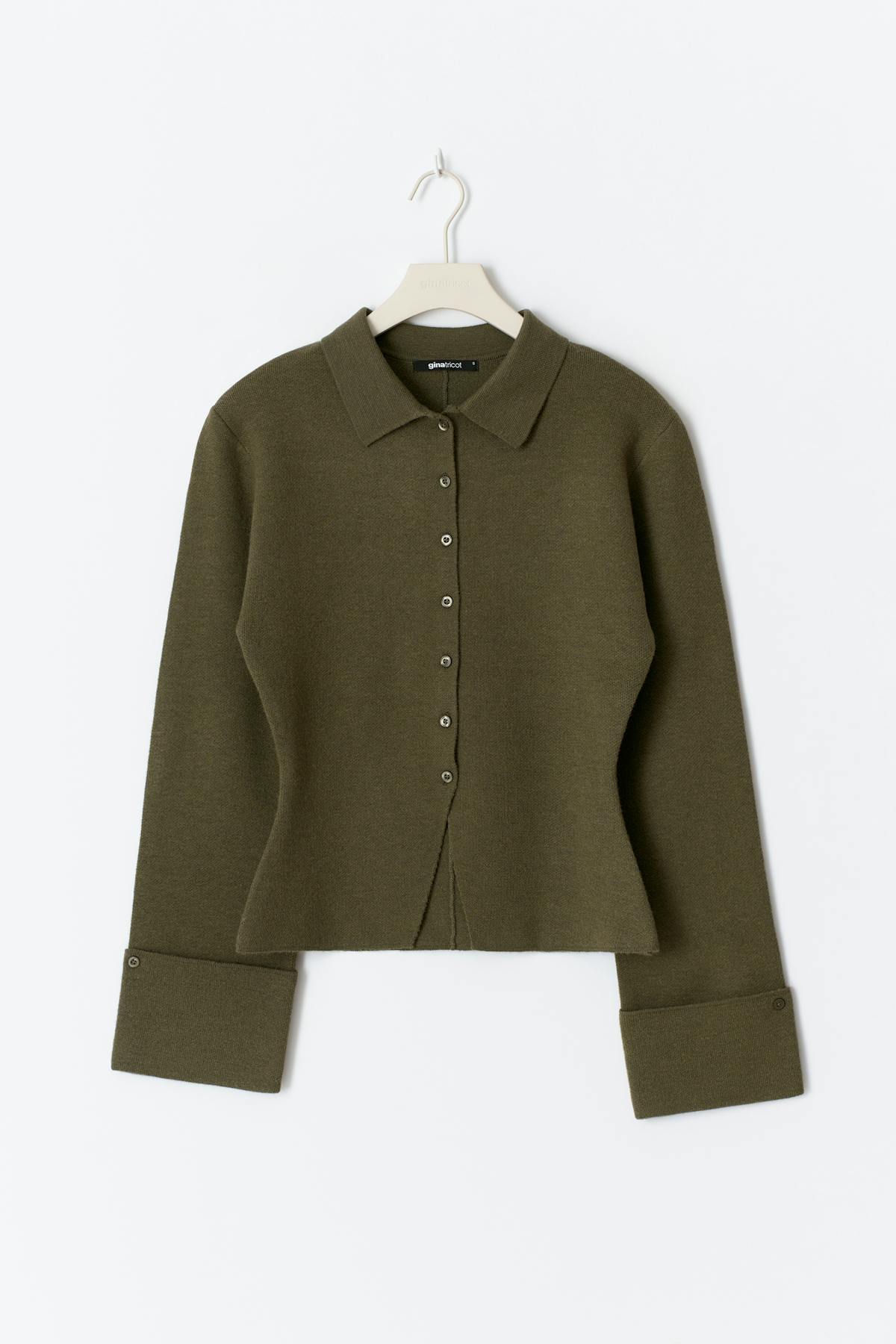 Shaped knitted cardigan