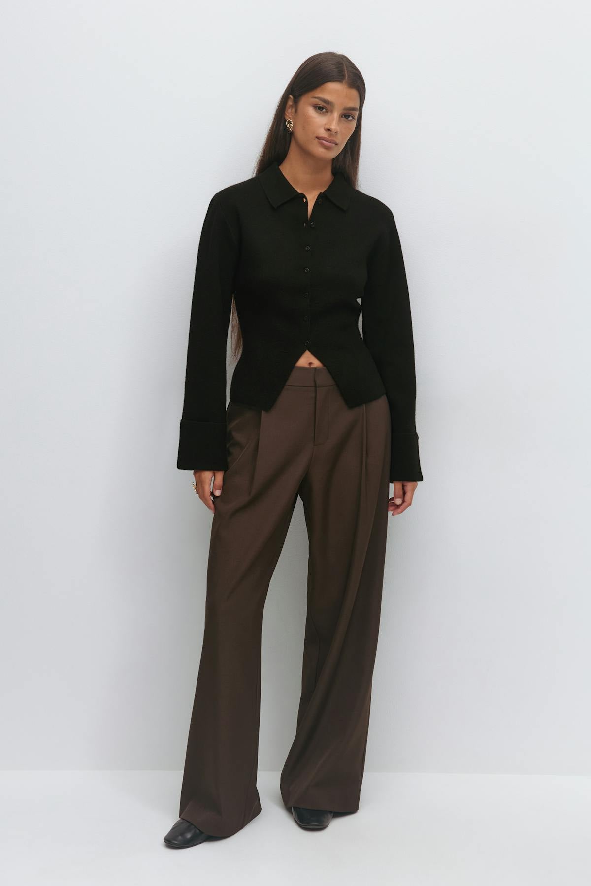 Shaped knitted cardigan