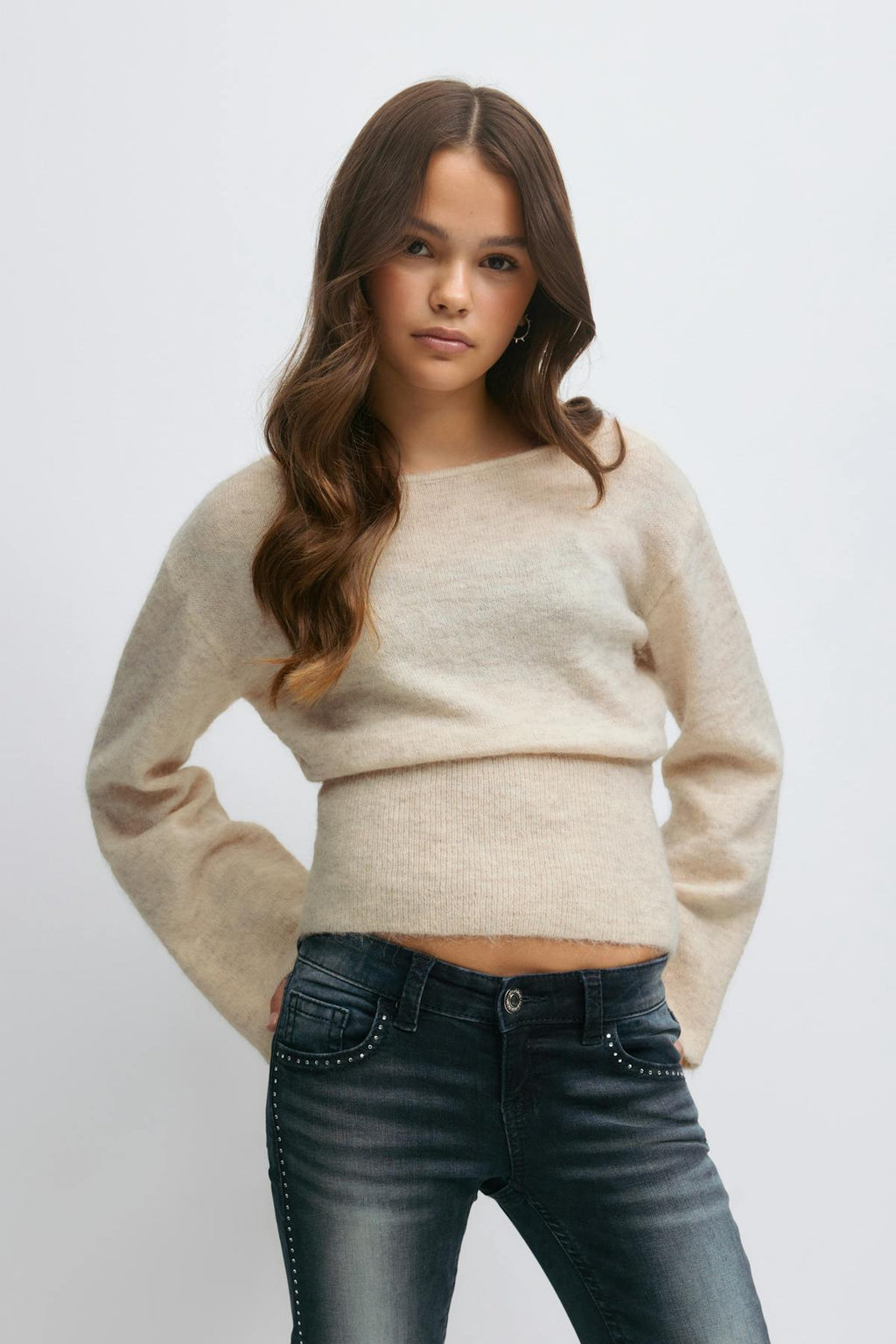 Y shaped knitted sweater
