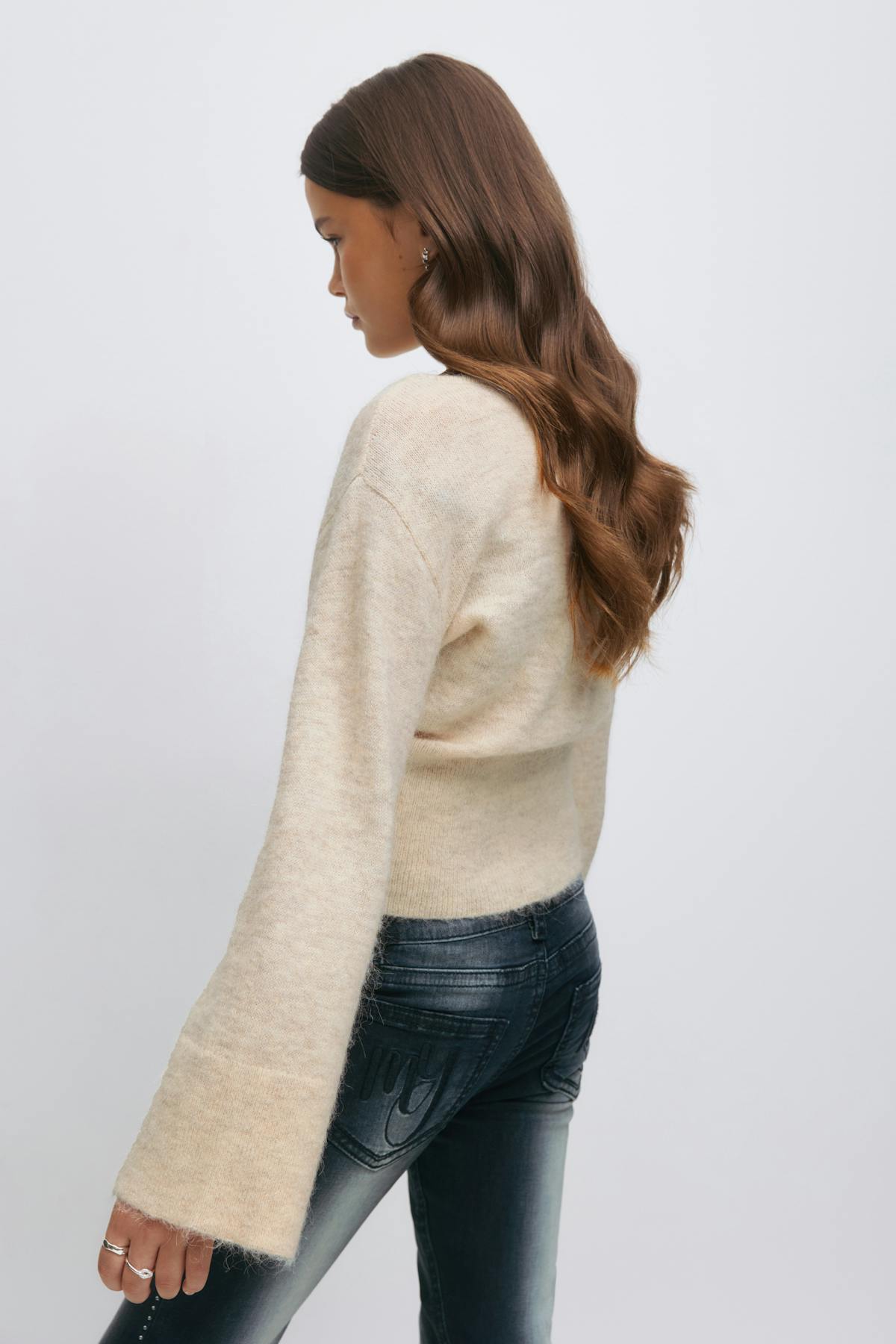 Y shaped knitted sweater