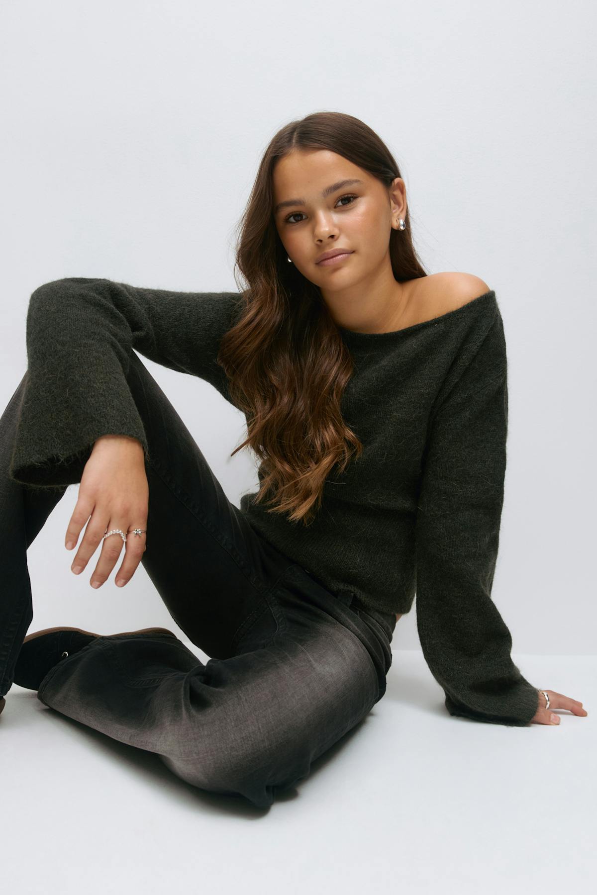 Y shaped knitted sweater
