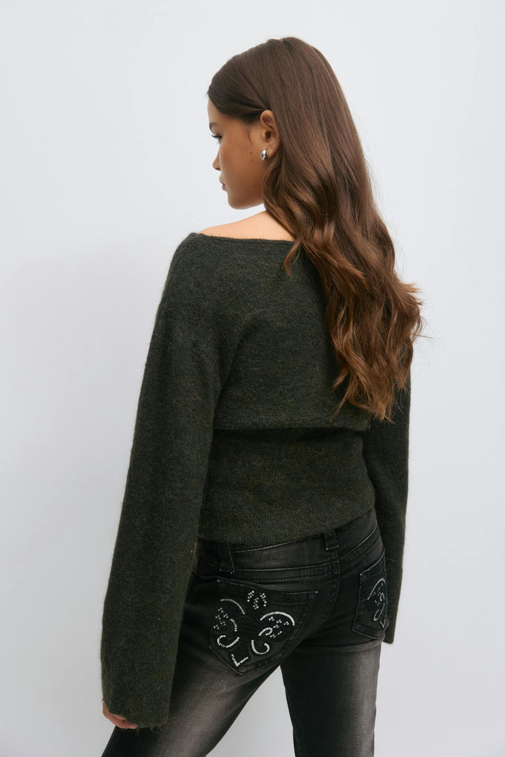 Y shaped knitted sweater