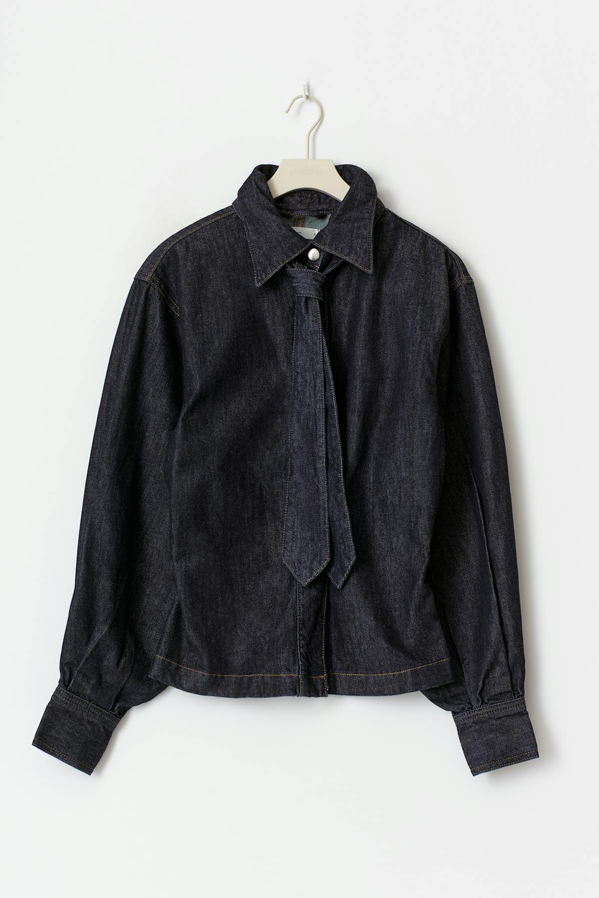 Fitted tie denim shirt