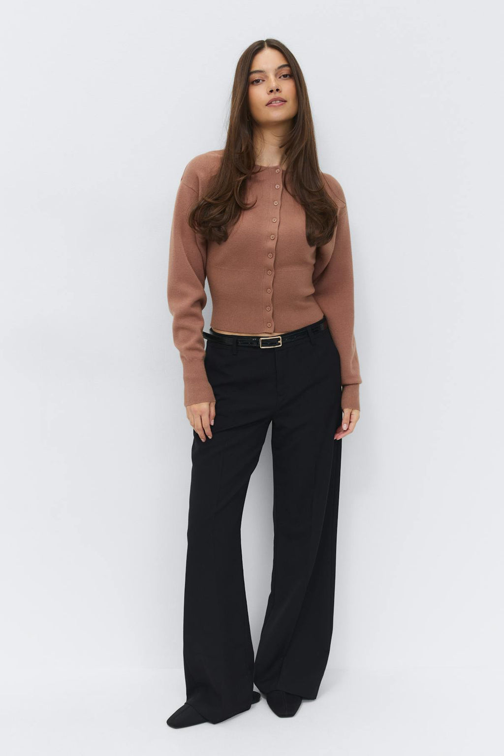 Shaped knitted cardigan