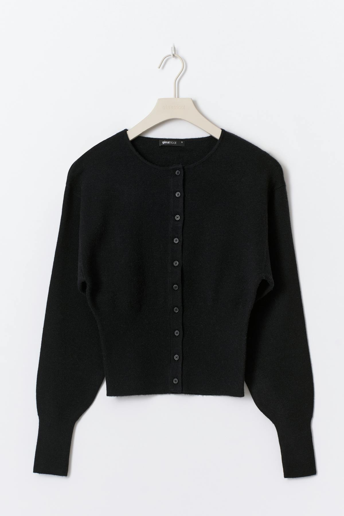 Shaped knitted cardigan