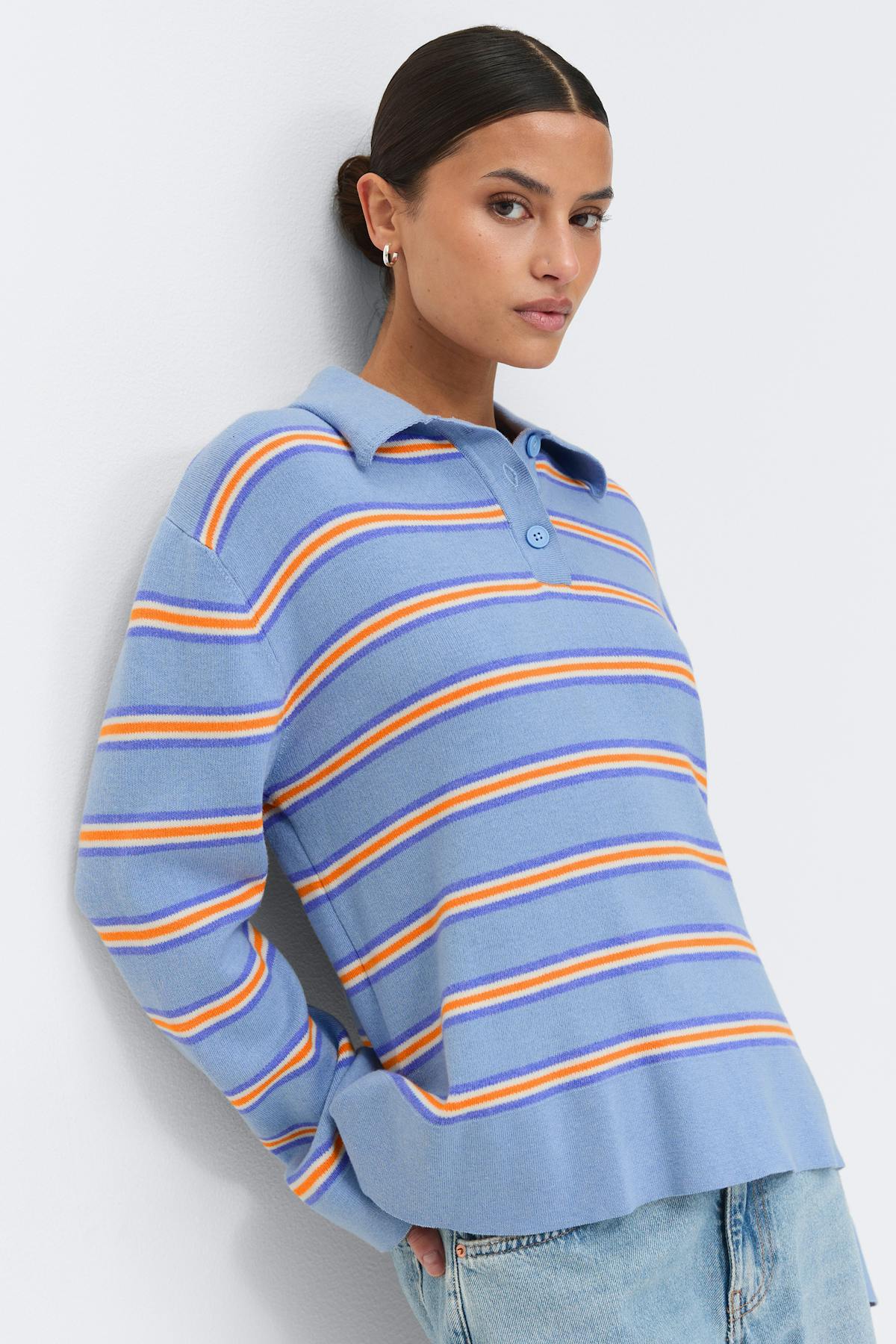 Knitted collar sweater