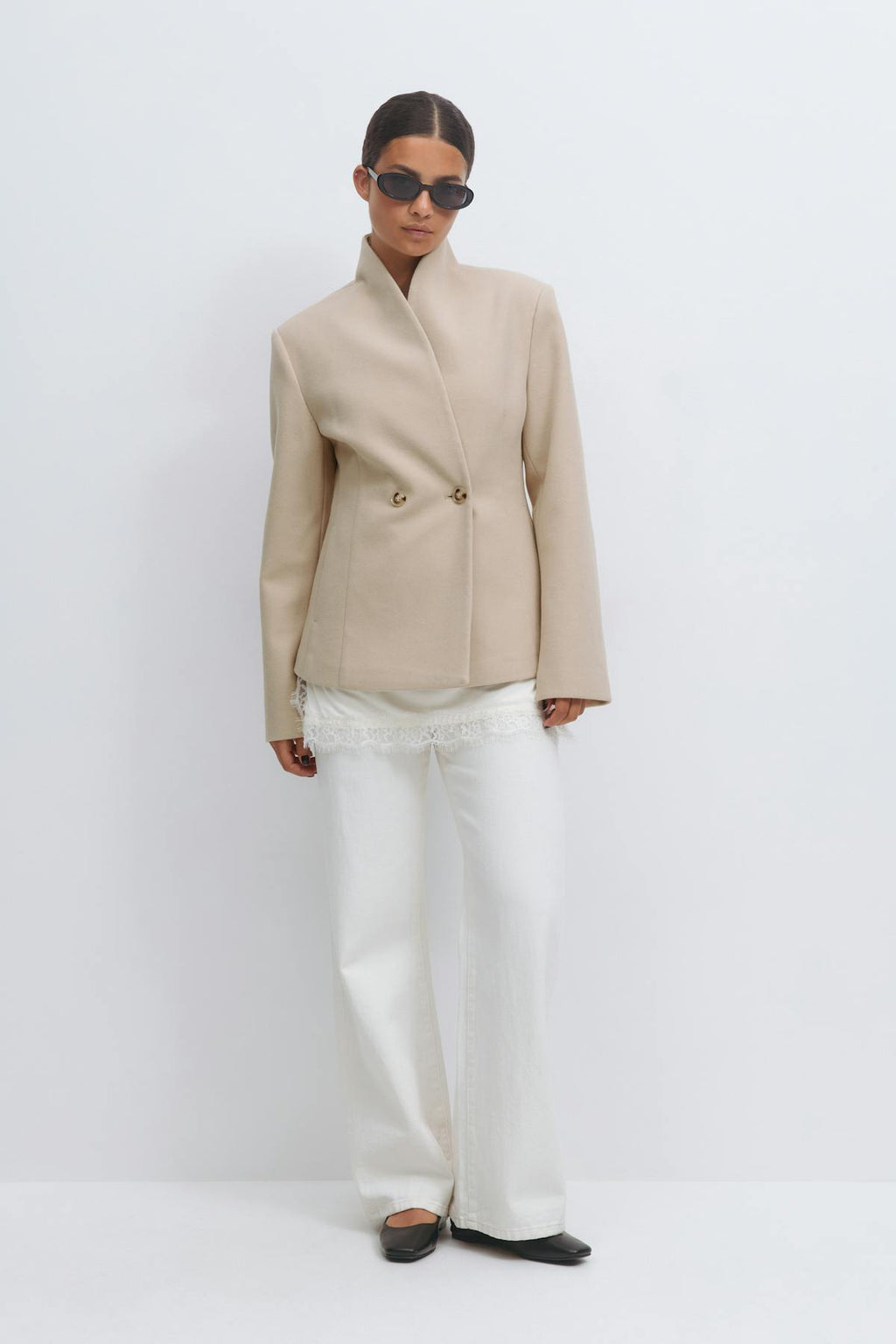 Shaped wool blend jacket